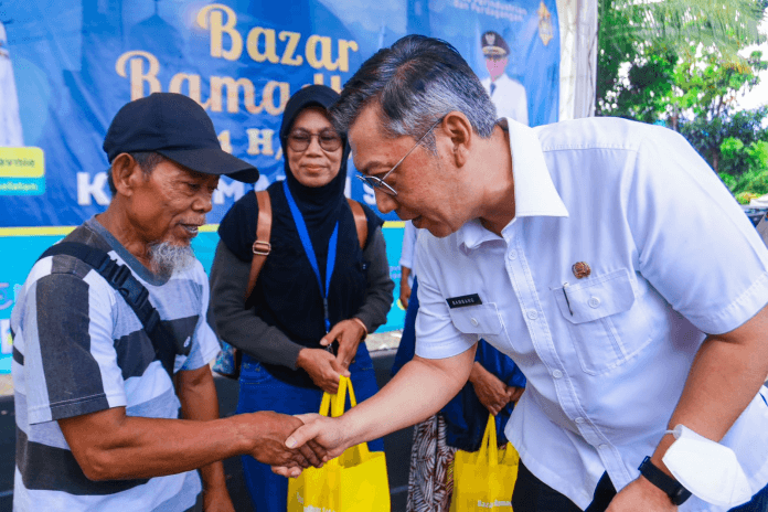 Sekda Bambang Buka Bazar Ramadan di Kecamatan Setu Tangsel