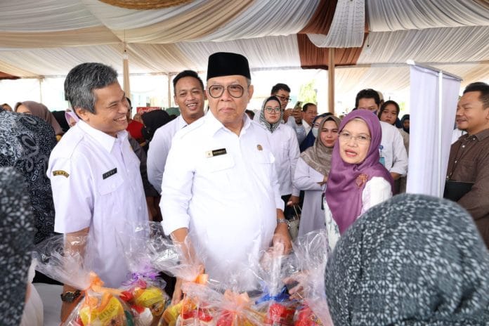 Disambut Antusiasme Ribuan Warga, Wali Kota Benyamin Buka Bazar Ramadan