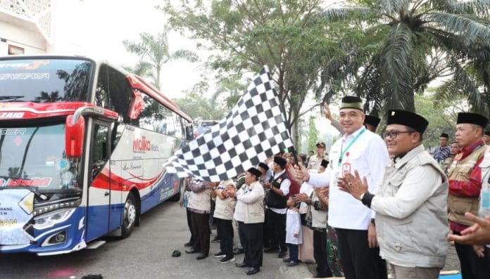 Bupati Zaki Lepas 384 Jamaah Haji Asal Kabupaten Tangerang