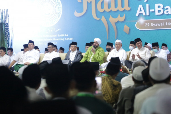 Pj Gubernur Banten Al Muktabar Dampingi Wapres KH Ma'ruf Amin Hadiri Haul Syekh Nawawi Al Bantani