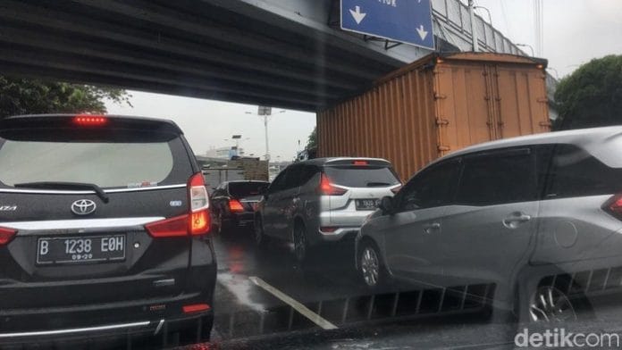 Ini Titik Macet di Tol Tangerang dan Jagorawi Arah Jakarta Pagi Ini