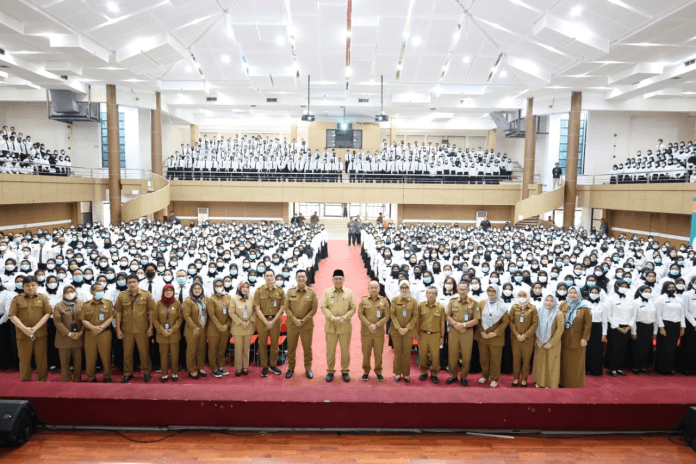 Lantik 1.104 PPPK Tenaga Kesehatan, Benyamin: Patuhi Aturan, dan Jaga Etika