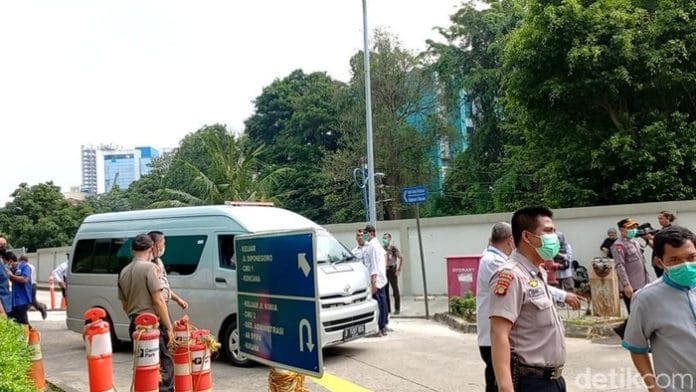 Jenazah Pria Obesitas 300 Kg Dibawa ke TPU Menteng Pulo