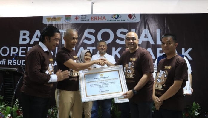 Hari Bakti Adhiyaksa Ke-63, Pemkab Tangerang Gelar Operasi Mata Katarak Gratis