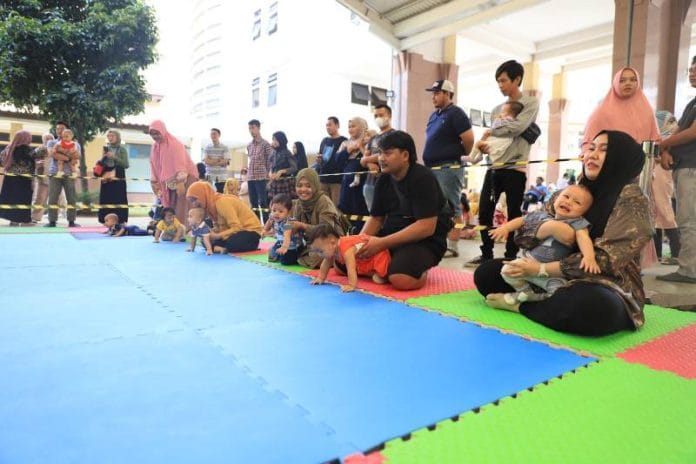 Lomba Bayi merangkak meriahkan Rangkaian Hari Anak Nasional Tingkat Kota Tangerang
