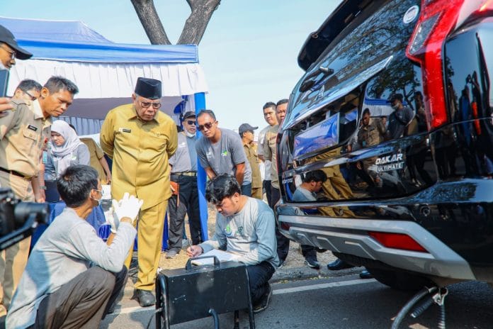 Tindak Tegas, Wali Kota Benyamin Kandangkan Mobil Dinas Tak Lulus Uji Emisi