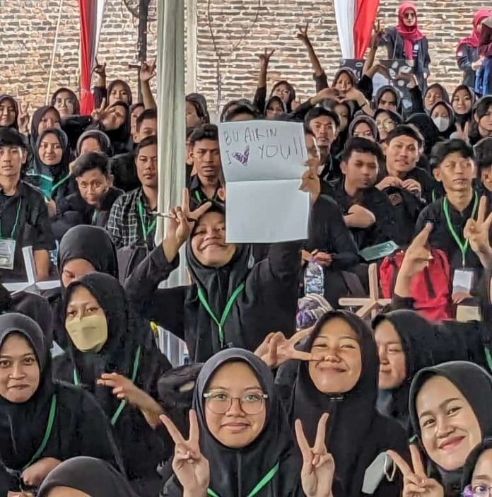 Hadiri Pengenalan Kampus UNTIRTA, Airin Disambut Meriah Oleh Ribuan Mahasiswa