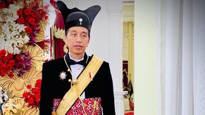 Presiden Jokowi Pakai Ageman Songkok Singkepan Ageng di Upacara HUT Ke-78 RI