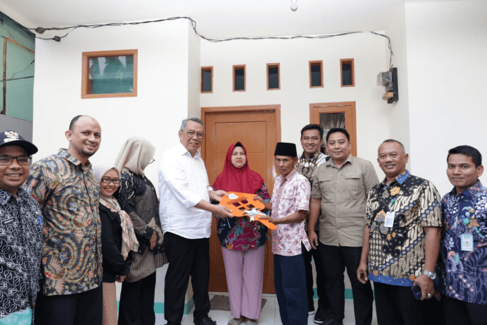 Wali Kota Benyamin Dapat Apresiasi Warga Usai Berikan Bantuan Bedah Rumah