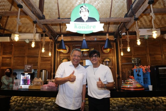 Buka Tempat Makan di Ciputat, Benyamin Cicipi Cita rasa Warung Kondre Milik Andre Taulany