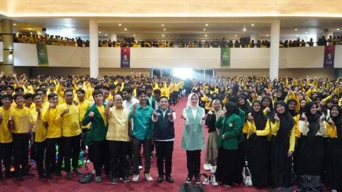 Hadir di PKKMB UMJ 2023, Airin Berikan Motivasi Kepada Ribuan Mahasiswa Baru