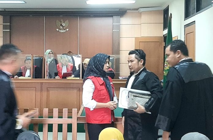Keroyok Ibu Kandung, Mantan Istri Ketua DPRD Kota Serang Divonis 3 Bulan Penjara