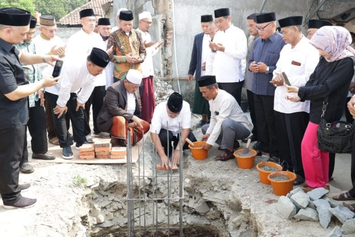 Wali Kota Benyamin Letakan Batu Pertama, Pembangunan Masjid Jami Al-Istiqomah