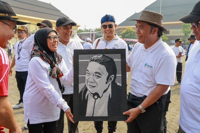 Rayakan HUT ke-23 Provinsi Banten, Pj Gubernur Jalan Sehat Bersama Ribuan Pendidik