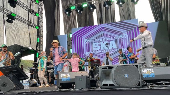 Bersama Tangsel Ska Orchestra, Pilar Pukau Ribuan Penonton di Tangsel Sejiwa Fest 2023