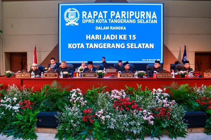 Rapat Paripurna HUT ke-15 Tangsel, Benyamin Paparkan Prestasi dan Capaian Keberhasilan