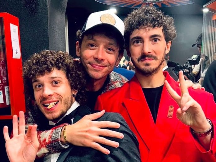 Valentino Rossi Full Senyum: Pecco Bagnaia Juara Dunia MotoGP, Bezzecchi ke-3