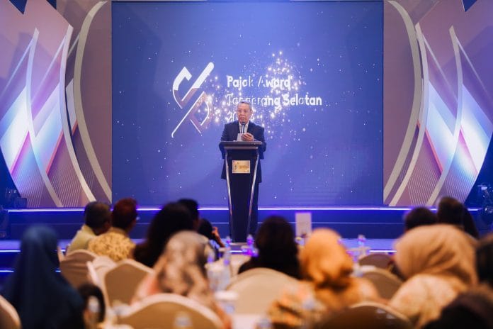 Wujud Apresiasi, Benyamin Berikan Award ke Wajib Pajak