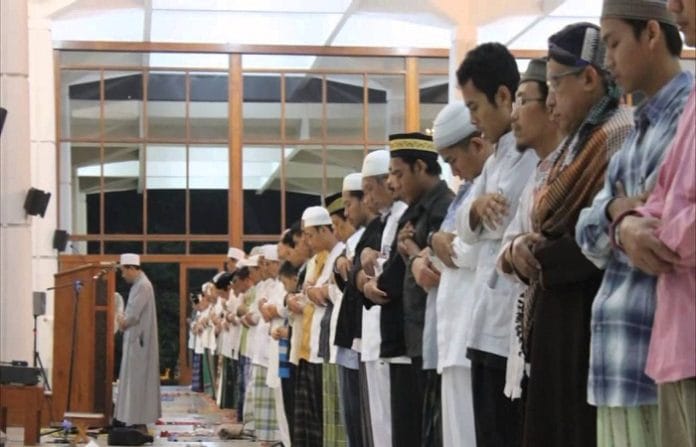 Kenapa Sholat Berjamaah Lebih Diutamakan? Begini Makna dan Keutamaannya