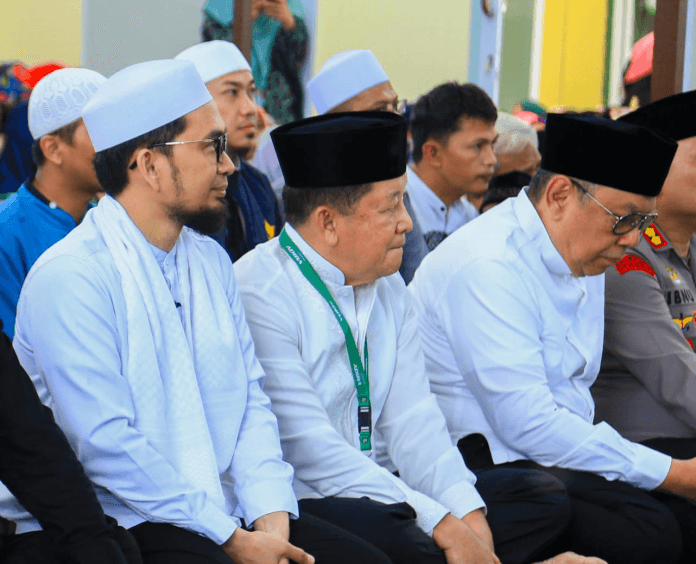 Diisi Tausyiah Ustadz Adi Hidayat, Benyamin Hadiri Tabligh Akbar