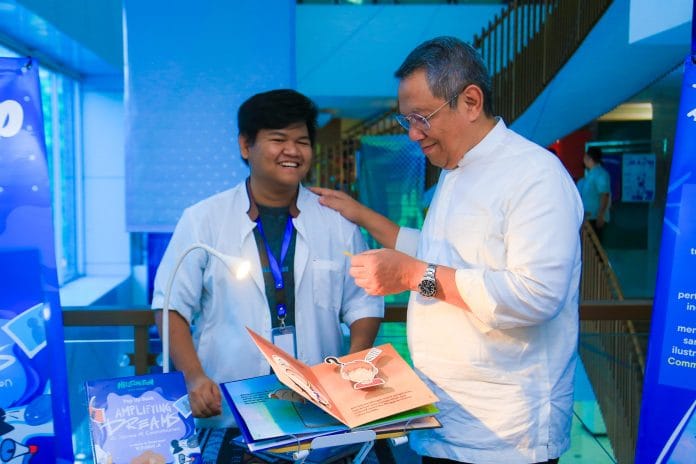 Terpukau dengan Pameran Karya Meraki, Benyamin Berpesan untuk Terus Kembangkan Kreativitas