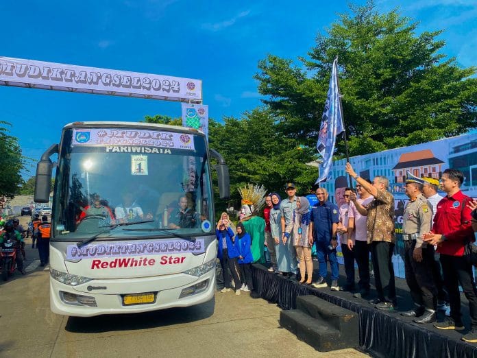 Peserta Mudik Gratis Pemkot Tangsel Resmi Dilepas Wali Kota Benyamin
