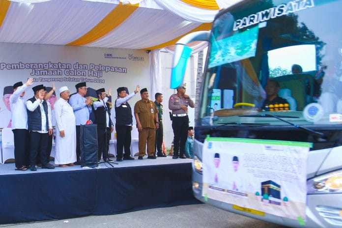 Walikota Benyamin Lepas Keberangkatan Kloter Kedua Calon Jemaah Haji Asal Tangsel