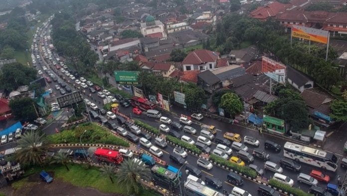 Kemacetan Terjadi di Puncak Bogor Saat Libur Panjang, Polisi Terapkan One Way