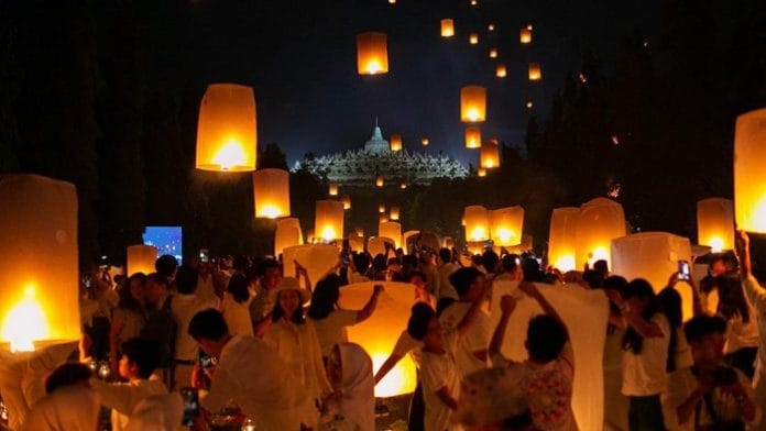 Daftar Harga Tiket Nonton Festival Lampion Saat Momen Waisak 2024 di Candi Borobudur