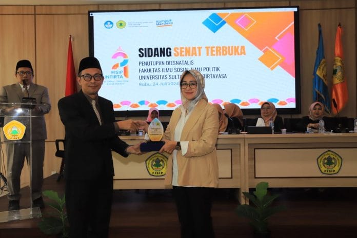 Airin Rachmi Diany Raih Penghargaan Kepala Daerah Perempuan Terbaik