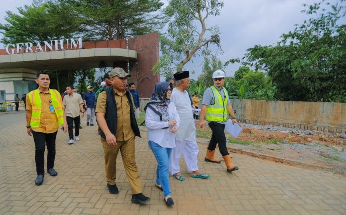 Atasi Banjir, Wakil Walikota Pilar Tinjau Lanjutan Pembangunan Turap Kali Ciater