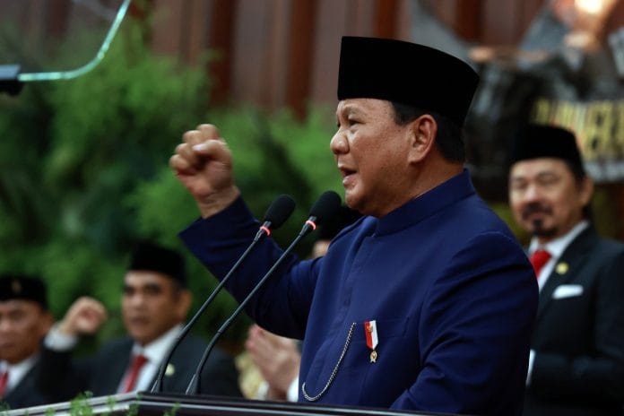 Presiden Prabowo Minta Turunkan Harga Tiket Pesawat dan Haji