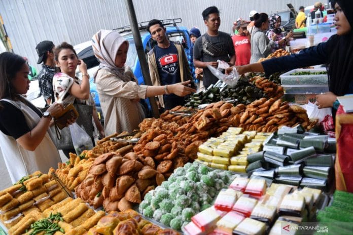 7 Rekomendasi Tempat Berburu Takjil di Kota Tangerang Saat Jelang Buka Puasa