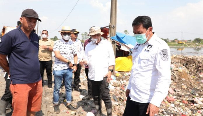 Tinjau TPA Jatiwaringin, Bupati Tangerang Bakal Siapkan Solusi Pengelolaan Sampah Berkelanjutan