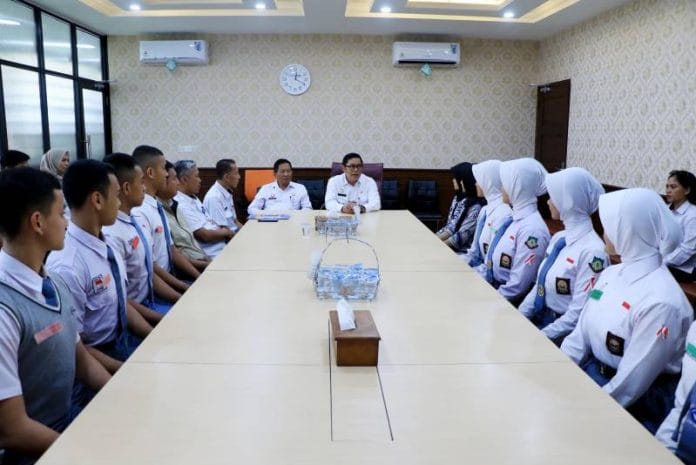 Kegiatan pelepasan ini berlangsung di Ruang Rapat Sekretaris Daerah Kota Tangerang, Gedung Pusat Pemerintahan Kota Tangerang, pada Rabu (07/05/2025).