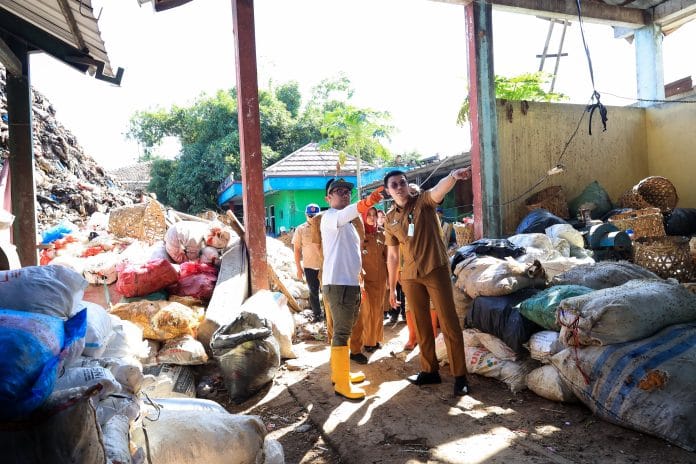 Sidak TPS3R Pasar Cantik, Pilar Berikan Waktu 10 Hari untuk Benahi Tumpukan Sampah