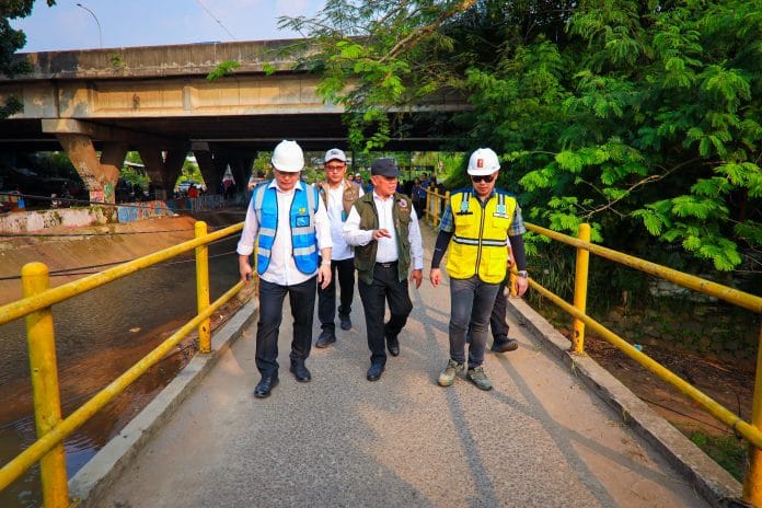 Tinjau Titik Rawan Banjir, Pilar : Pemkot Komitmen Prioritaskan Penanganan Sampai Tuntas