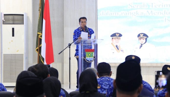 Bupati Maesyal Serahkan Bantuan 100.000 Ekor Benih Lele Untuk Masyarakat di 29 Kecamatan