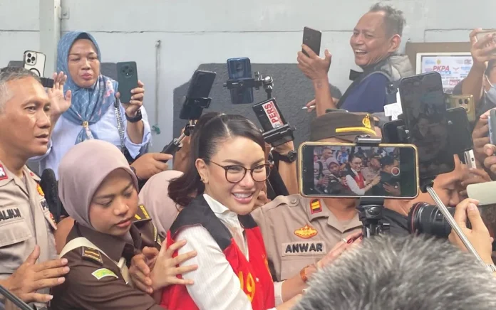 Artis Nikita Mirzani Hadiri Sidang di PN Jaksel Atas Kasus Pemerasan Bos Skincare