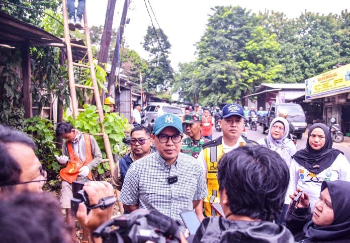 Pemkot Tangsel Kembalin Tertibkan Kabel Semrawut di 7 Ruas Jalan Kota