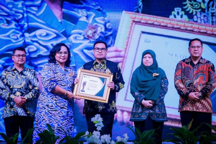 Tangsel Terima Penghargaan Bidang Komunikasi dan Keterbukaan Informasi Publik Terbaik