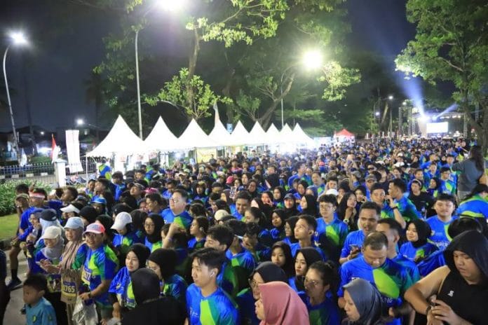 Puluhan Ribu Pelari Penuh Warna Padati Color Run Night di Kota Tangerang