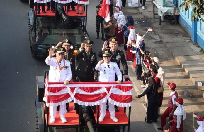 Kemeriahan Parade Tank Jelang Upacara HUT ke-80 RI di Tangsel
