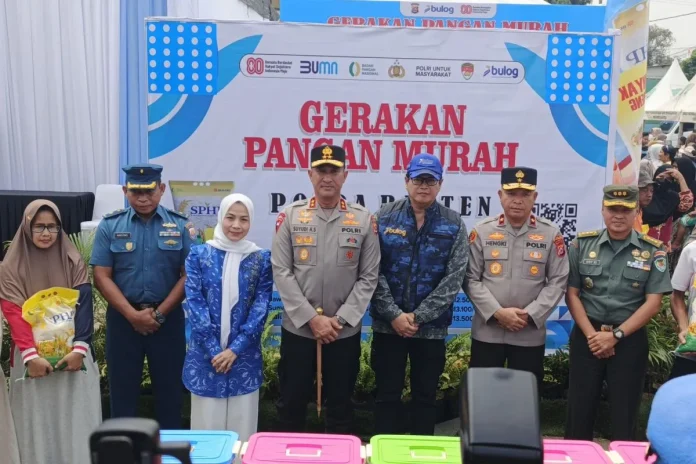 7.000 Warga Cikande Serbu Bazar Murah yang Digelar Polda Banten