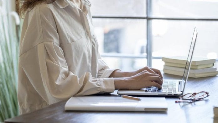 Masuk Kerja di Hari Cuti Bersama Apakah Dihitung Lembur? Ini Aturannya