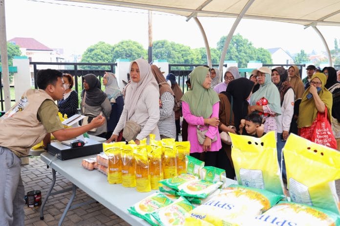 Harga Terjangkau, Gerakan Pangan Murah Tangsel di Ciputat Timur Disambut Antusias Warga