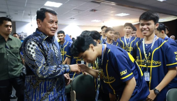 Bupati Tangerang Lepas 30 Mahasiswa Penerima Beasiswa di Swiss German University