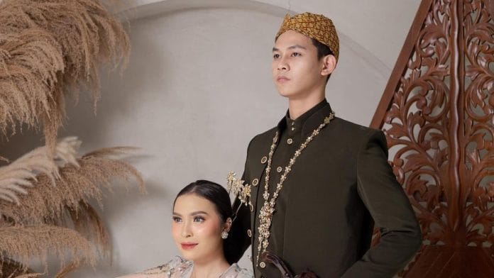 Tak Perlu Sewa Fotografer, Begini Caranya Membuat Foto Adat Jawa dengan AI