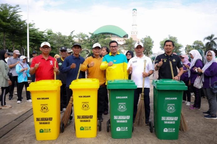Tangsel Hidupkan Kembali Budaya Gotong Royong Lewat Gerakan Jumat Bersih