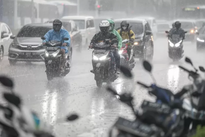 Cuaca Banten Hari Ini: Cerah Pagi, Hujan Siang, Petir Mengintai di Tangsel dan Pandeglang